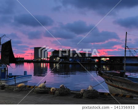 Sunset in Himi 141356933