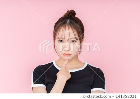 年輕女性的美麗 年輕女性的美麗 141358021