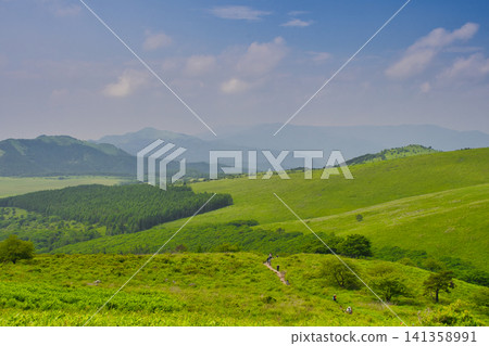 [Nagano Prefecture] Summer view of Kirigamine Plateau from Kurumayama-kata 141358991