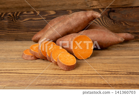Raw sweet potato, red sweetpotato tubers Raw sweet potato, red sweetpotato tubers 141360703