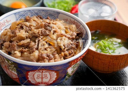 牛肉飯 牛肉飯 141362575