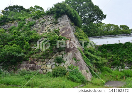 Akashi Castle 114: From the castle tower base and Inari Kuruwa (furrow). Akashi Castle 114: From the castle tower base and Inari Kuruwa (furrow). 141362872