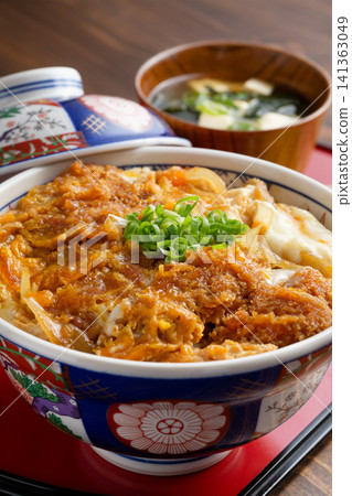 大米麵包豬肉 大米麵包豬肉 141363049