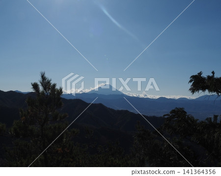 Shosenkyo Gorge in late November (Kofu City, Yamanashi Prefecture) 141364356