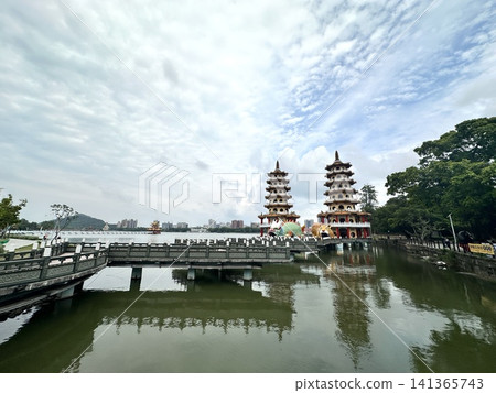蓮花池龍虎塔(台灣) 蓮花池龍虎塔(台灣) 141365743