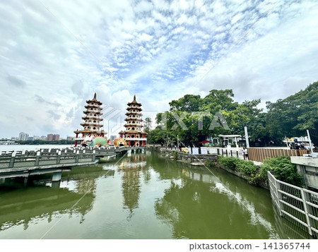 蓮花池龍虎塔(台灣) 蓮花池龍虎塔(台灣) 141365744