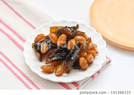 Simmered beans with kelp, perfect for keeping on hand. Simmered beans with kelp, perfect for keeping on hand. 141366135