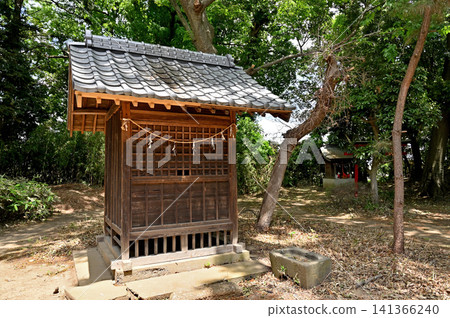岩槻市漫步:釣神神明神社,位於神社內的附屬神社 岩槻市漫步:釣神神明神社,位於神社內的附屬神社 141366240