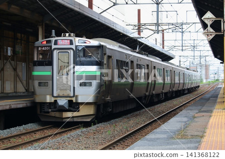 機場特快列車抵達新札幌車站 141368122