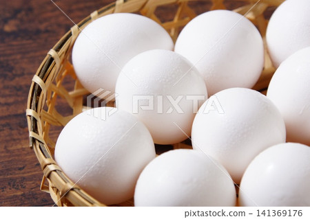 Fresh chicken eggs (ingredients) Fresh chicken eggs (ingredients) 141369176