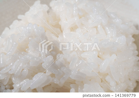晶瑩剔透、煮得恰到好處的白米飯 晶瑩剔透、煮得恰到好處的白米飯 141369779