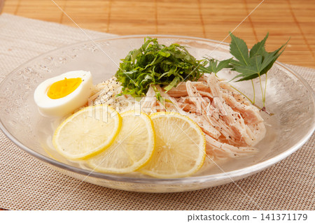 雞肉、鹽和檸檬素麵 141371179