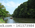Matsue Castle Park and the Horikawa River Pleasure Boat in Matsue City, Shimane Prefecture, are beautiful in the summer with their lush greenery. 141373984