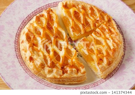Delicious apple custard pie Delicious apple custard pie 141374344