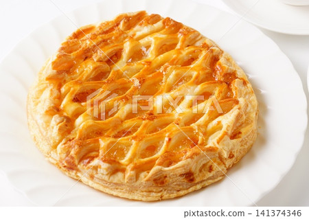 Delicious apple custard pie 141374346