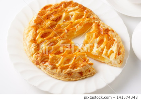 Delicious apple custard pie Delicious apple custard pie 141374348