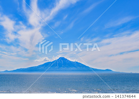 Rishiri Fuji seen from the Ororon Line Rishiri Fuji seen from the Ororon Line 141374644