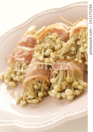 Bacon-wrapped enoki mushrooms Bacon-wrapped enoki mushrooms 141375284