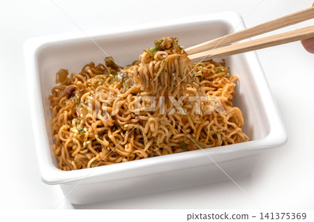 泡麵 泡麵 141375369