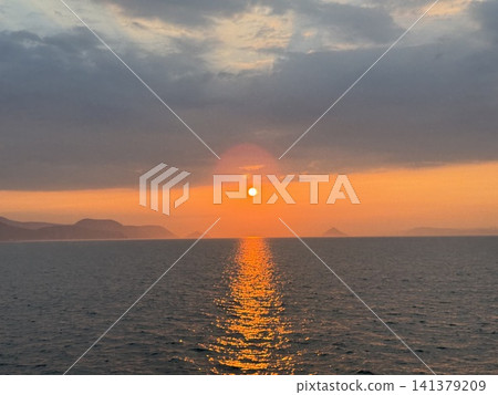 在瀨戶內海的日落 在瀨戶內海的日落 141379209