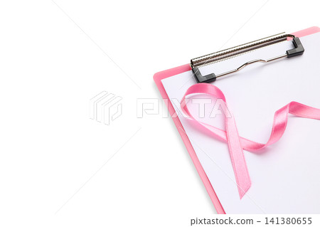 Pink clipboard with paper and ribbon on top, isolated, PNG 141380655