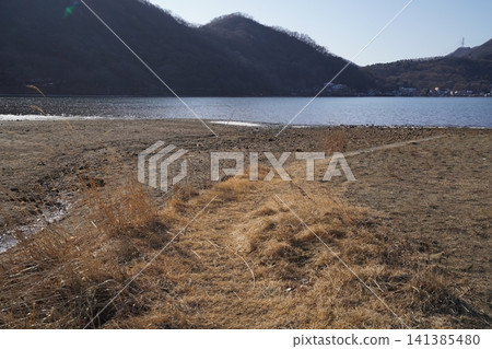群馬縣,富士川下游,流入榛名湖的唯一河流,靠近湖口,2026 年 1 月 18 日。 群馬縣,富士川下游,流入榛名湖的唯一河流,靠近湖口,2026 年 1 月 18 日。 141385480