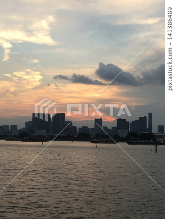 Sunset glow in Tokyo Bay Sunset glow in Tokyo Bay 141386489
