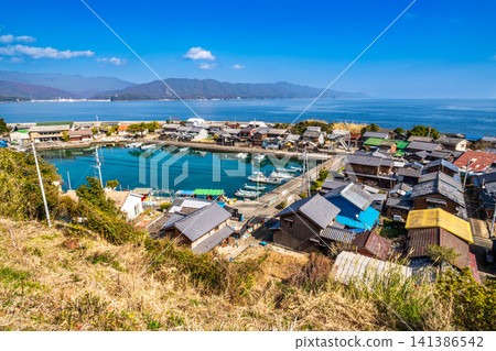 [Important Preservation District for Groups of Traditional Buildings] Dewajima Island: Early Spring Village Viewed from the Observation Deck 1, Mugi-cho, Kaifu-gun, Tokushima Prefecture 141386542