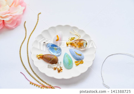 Handmade teardrop-shaped resin charm Handmade teardrop-shaped resin charm 141388725