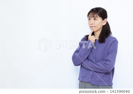 一個非常擔心的女人 141390040