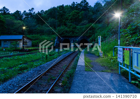 JR室蘭本線,小堀站(北海道:2022年5月) JR室蘭本線,小堀站(北海道:2022年5月) 141390710