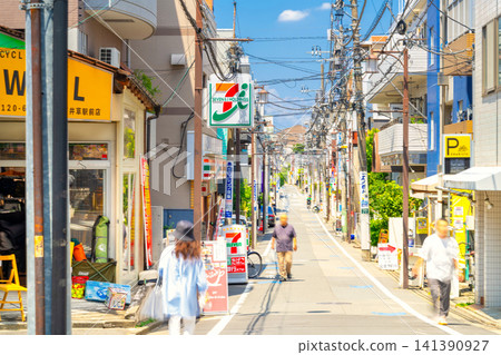 西武新宿線下井草站前的商業街 西武新宿線下井草站前的商業街 141390927