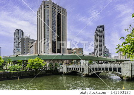 Osaka, Nakanoshima, Nishikibashi Bridge and Tosabori River, Osaka City, Osaka Prefecture Osaka, Nakanoshima, Nishikibashi Bridge and Tosabori River, Osaka City, Osaka Prefecture 141393123