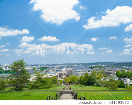 天空湛藍的住宅區 天空湛藍的住宅區 141395623