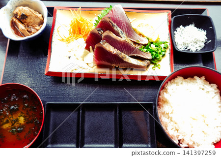 Seared Bonito Set Meal - A local dish from Kochi Prefecture Seared Bonito Set Meal - A local dish from Kochi Prefecture 141397259