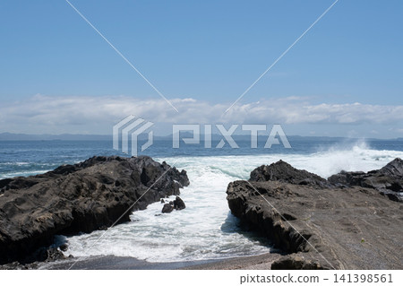 Waves to beat on the island Waves to beat on the island 141398561