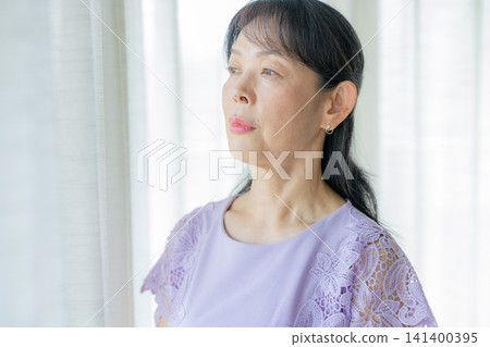 高級女人放鬆 141400395