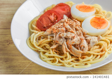 Cold Chinese noodles with chicken (without broth) Cold Chinese noodles with chicken (without broth) 141401481