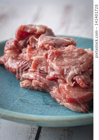 盤中牛肉:肩胛裡脊 盤中牛肉:肩胛裡脊 141401728