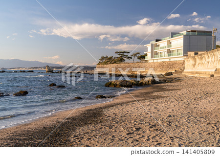A sunset view of the sea at Manase Beach in Hayama Town. 141405809
