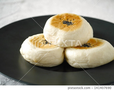 扁烤甜豆沙包 扁烤甜豆沙包 141407690
