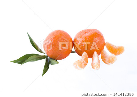 fresh mandarines isolated on white background. Oranges are arranged in rows. Placed on a white background. fresh mandarines isolated on white background. Oranges are arranged in rows. Placed on a white background. 141412396