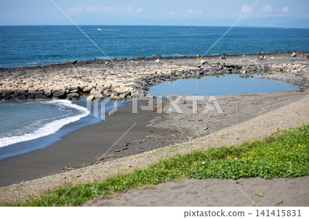 摩托艇在茅崎和平塚附近的海面上飛馳。 摩托艇在茅崎和平塚附近的海面上飛馳。 141415831