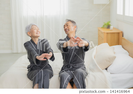 Senior couple in the bedroom 141416964