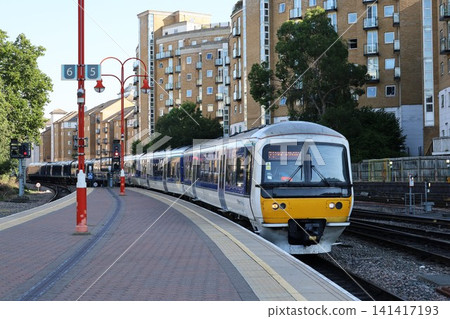A train from Oxford arriving at London Marylebone Station. A train from Oxford arriving at London Marylebone Station. 141417193