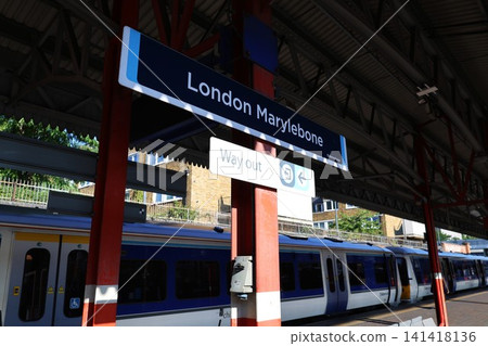 London Marylebone Station and the trains that stop there London Marylebone Station and the trains that stop there 141418136