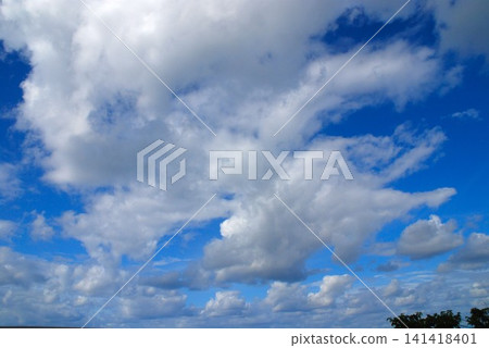 Sky and clouds in Okinawa 141418401