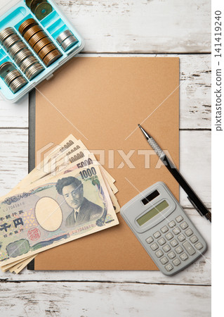 Household budgeting, ledger management, and the image of cash Household budgeting, ledger management, and the image of cash 141419240
