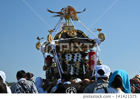 Scenes from the Hamakoshi Festival, Kanagawa Prefecture Scenes from the Hamakoshi Festival, Kanagawa Prefecture 141421375