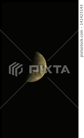 2026-07-21 / 20_30_01 First Quarter Moon 2026-07-21 / 20_30_01 First Quarter Moon 141423143